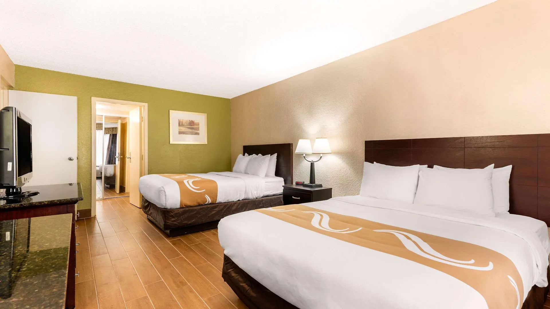 Hotel Quality & Airport 2*