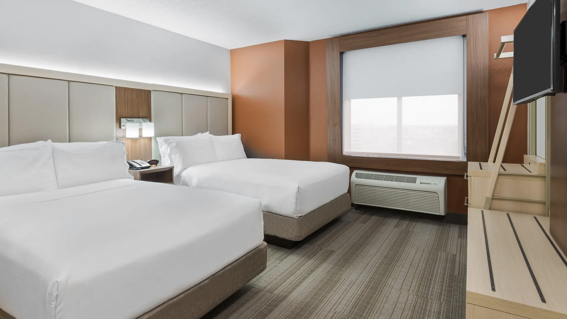 Express & - Nearest Universal By Ihg