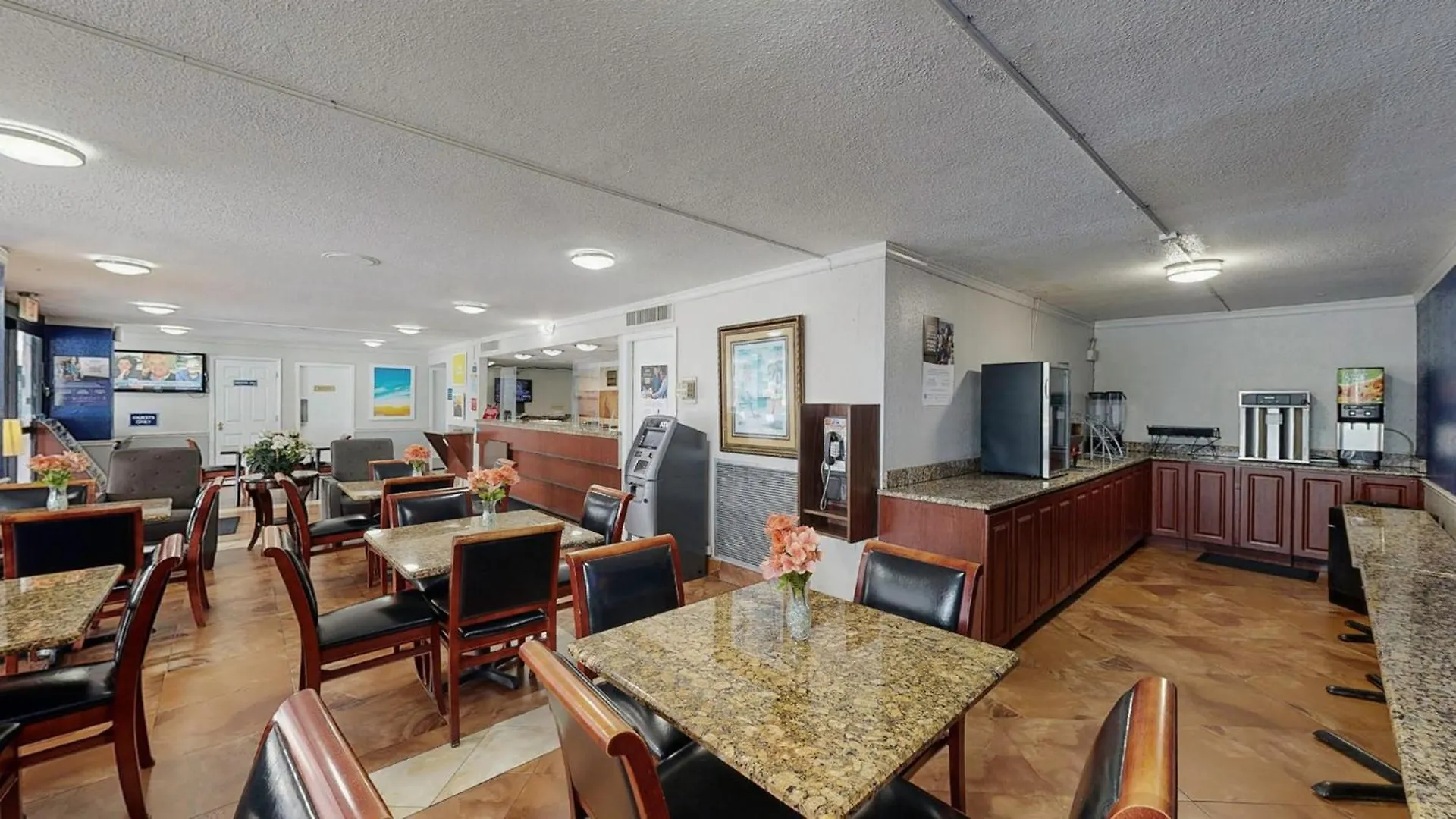 Days By Wyndham Downtown Hotel 2*