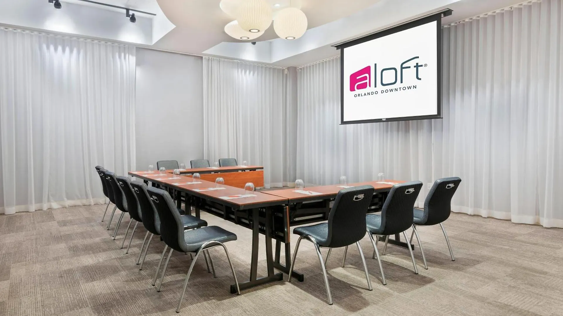 Aloft Downtown 3*