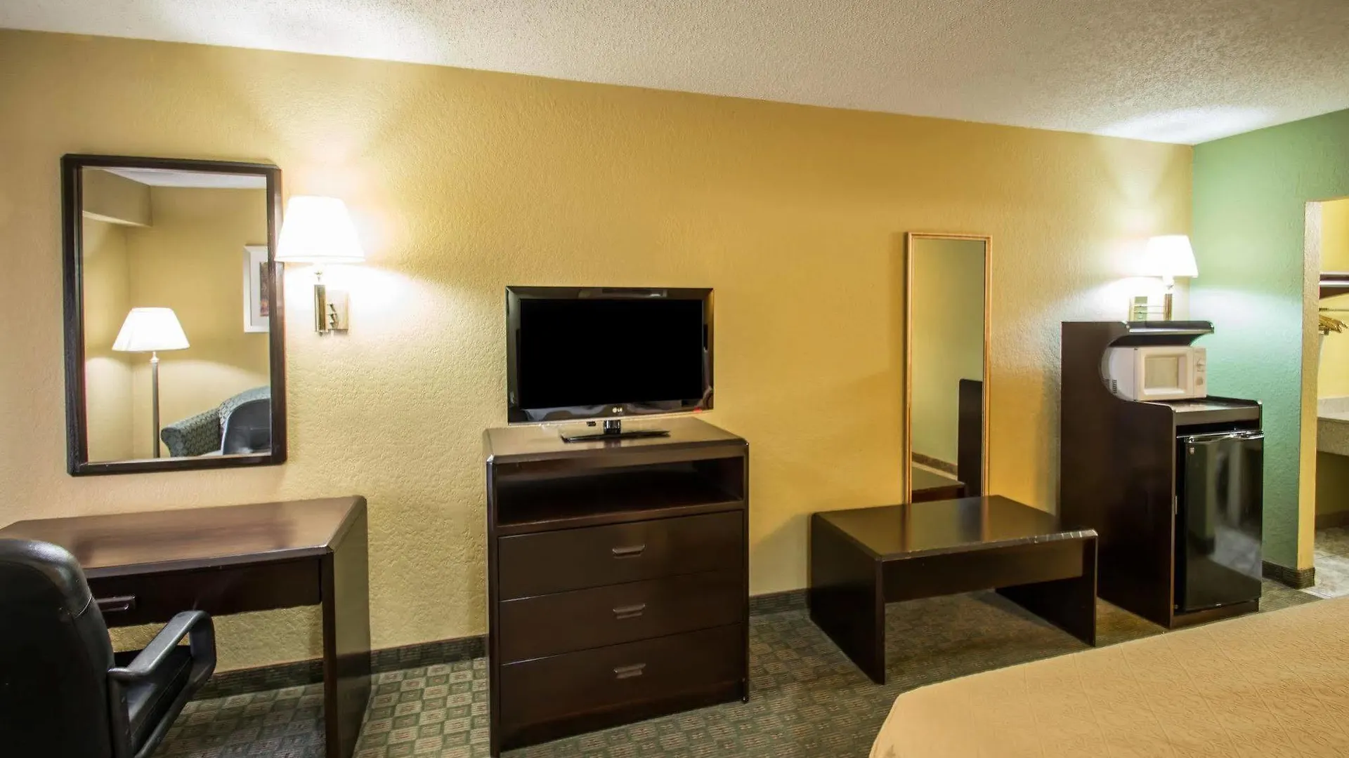 Hotel Quality & Airport 2*