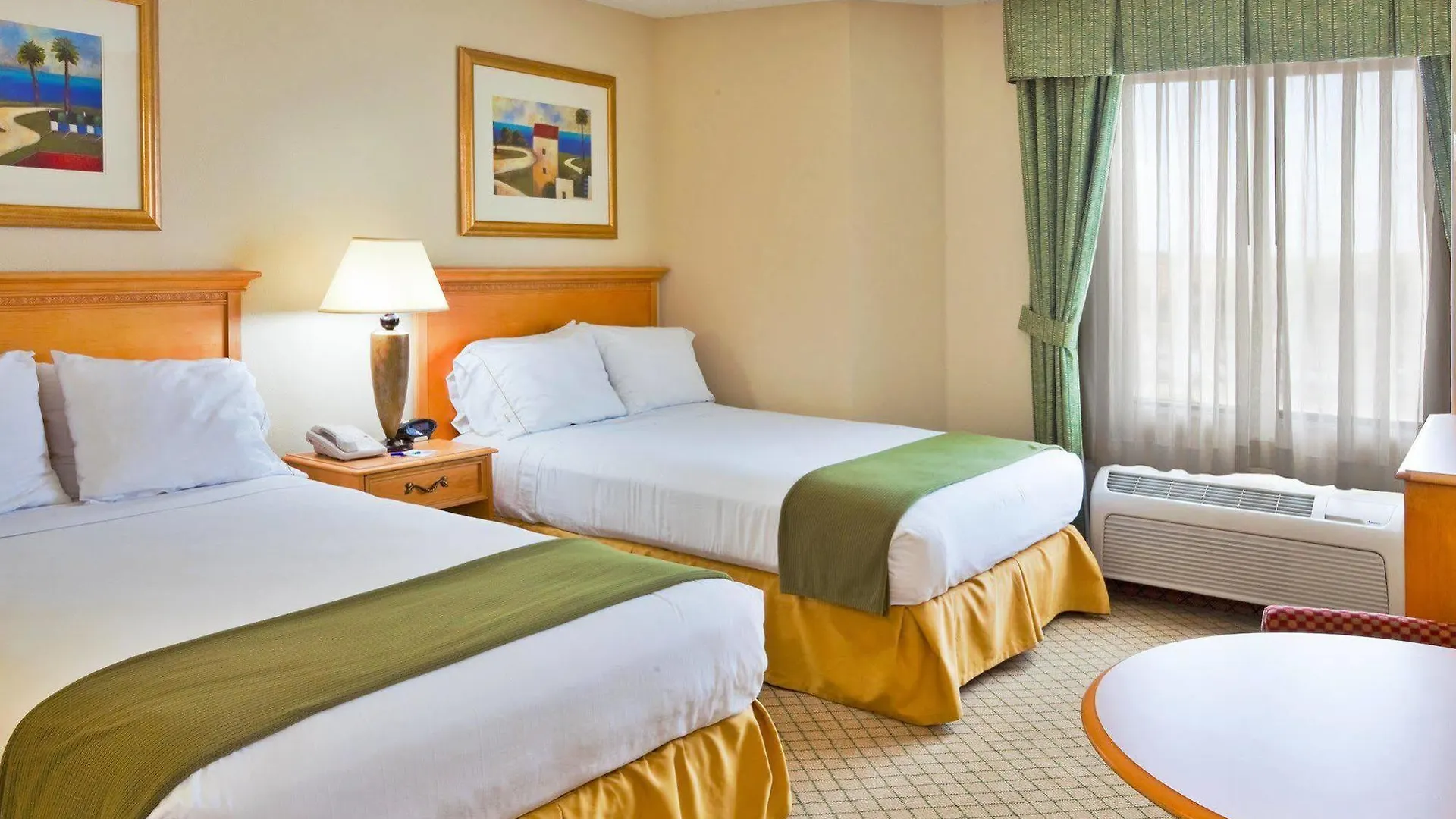 Express & - Nearest Universal By Ihg