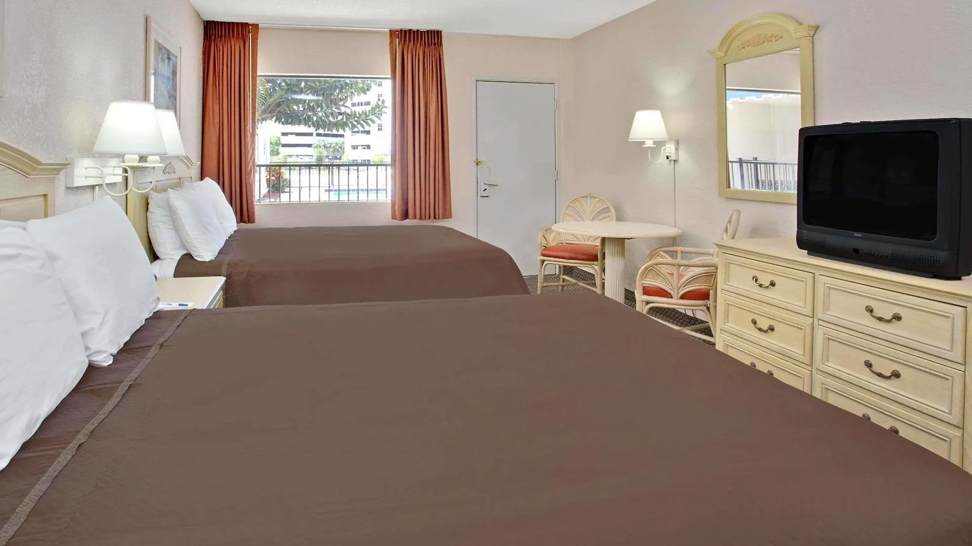Travelodge By Wyndham Downtown Centroplex Motel Orlando