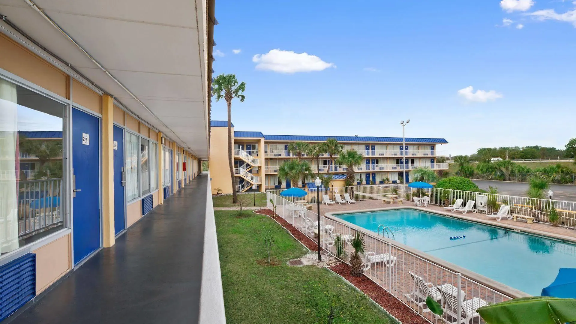 Days By Wyndham Downtown Hotel 2*
