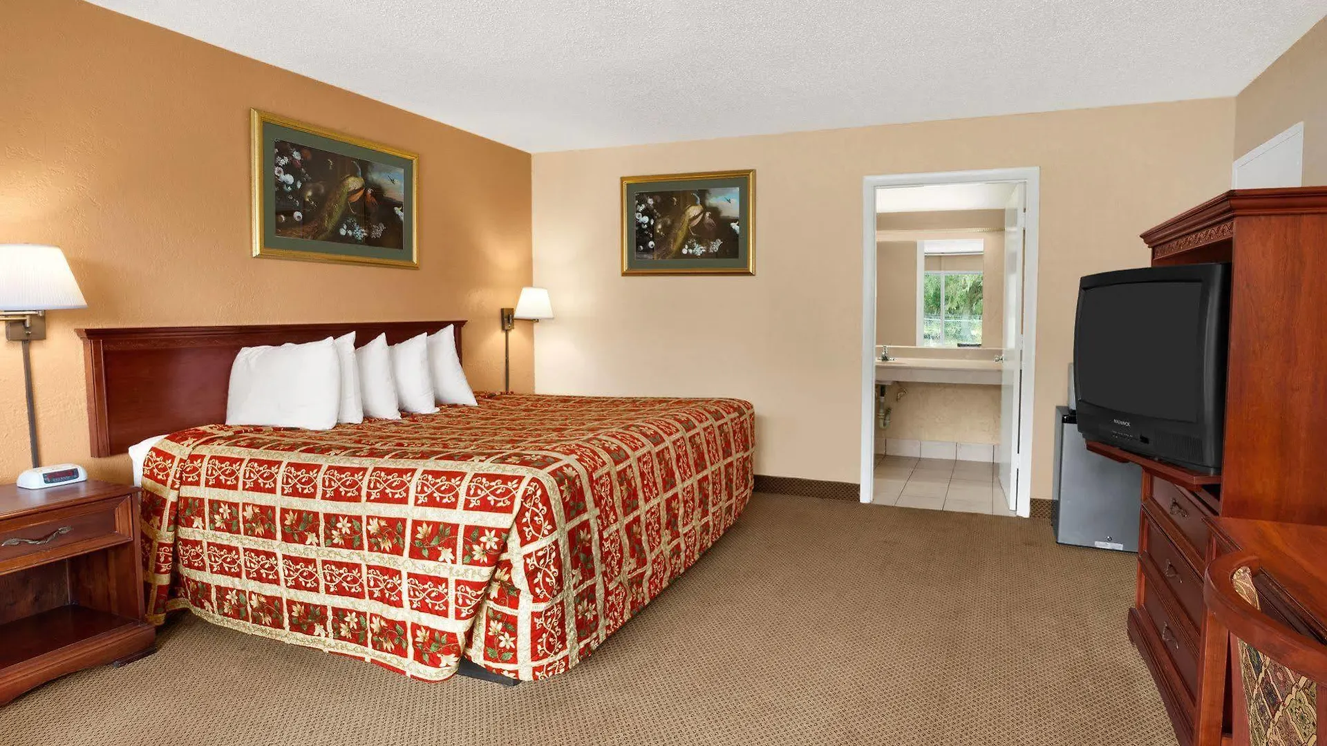 Days By Wyndham Downtown Hotel 2*