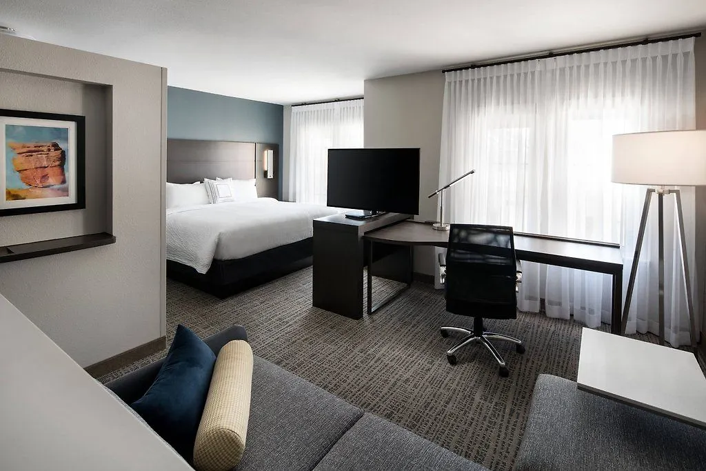 By Marriott Nona Ξενοδοχείο 3*