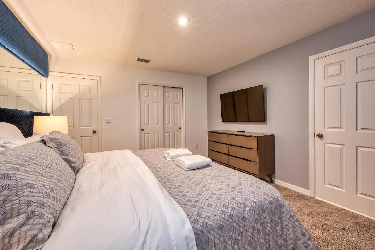 Elegant Brand New Nine Bedrooms House With Private Pool At Solara 8929
