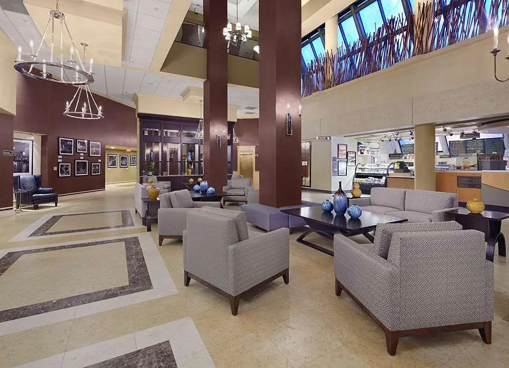 Doubletree By Hilton Downtown 4*