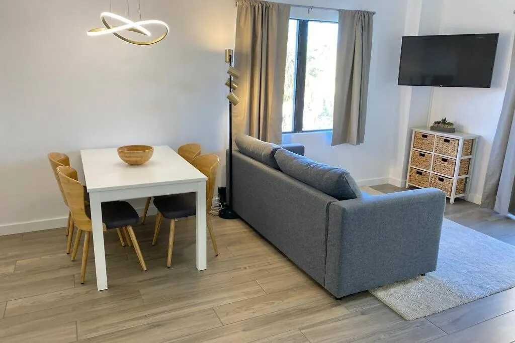 Modern On I-drive: Parking + Pool Included Orlando