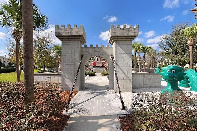 Stunning 6 Bedroom 4 Bath Pool In Windsor Hills *