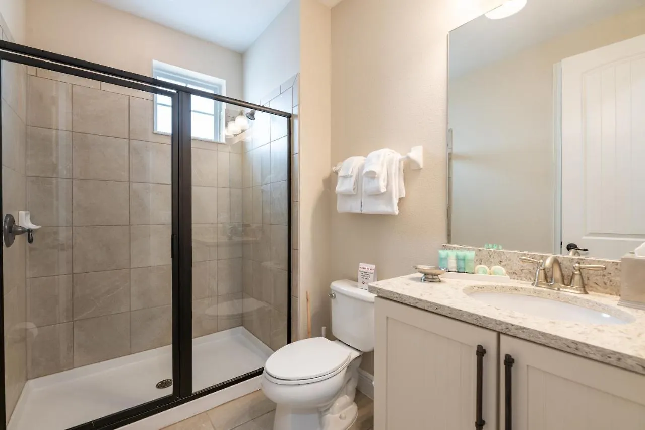 Modern Retreat: Water Park Access & Amenities Holiday home Orlando