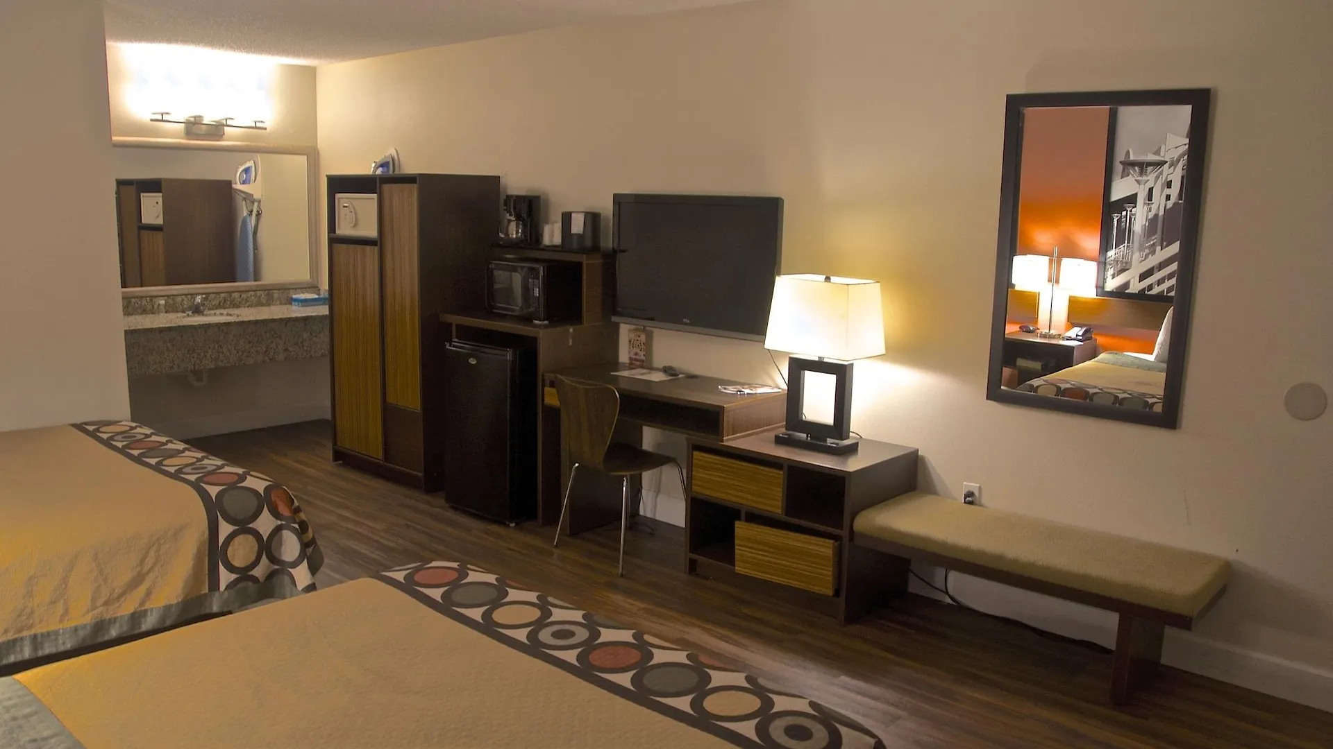 Hotel Super 8 By Wyndham International Drive 2*