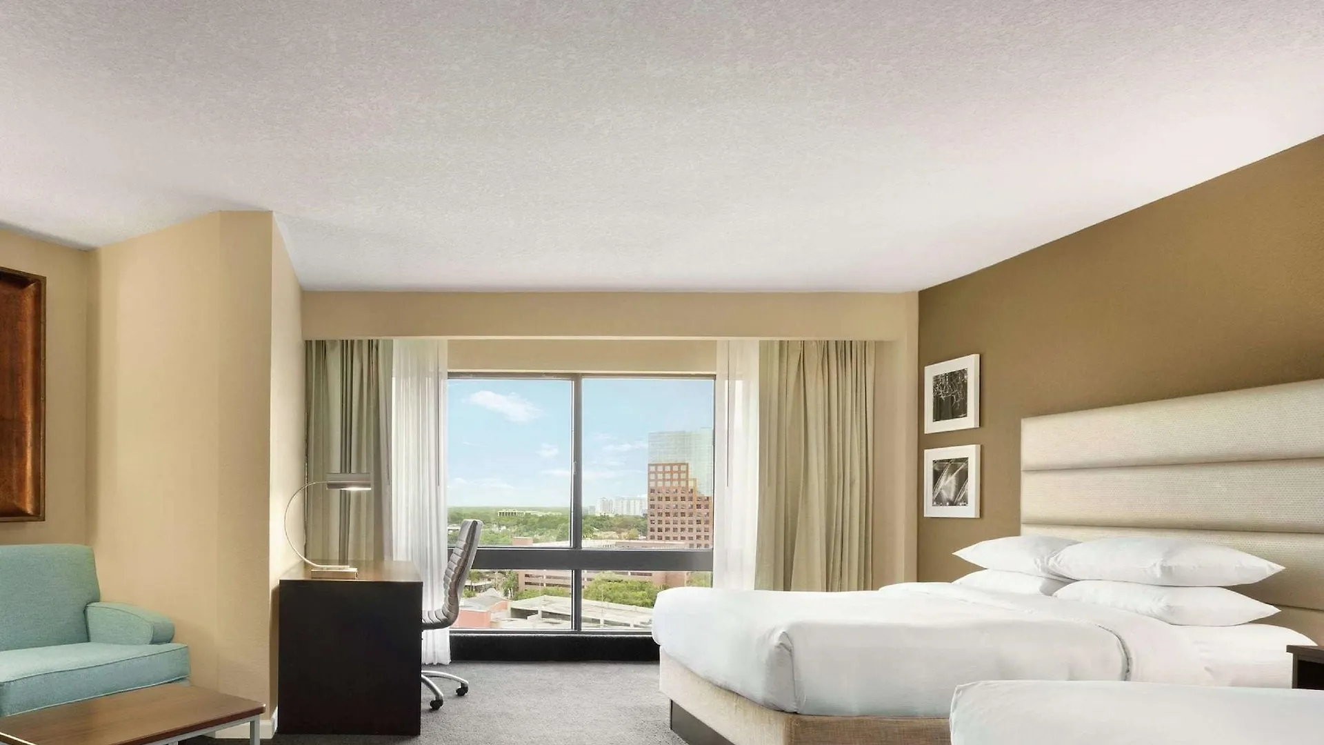 Doubletree By Hilton Downtown Hotel