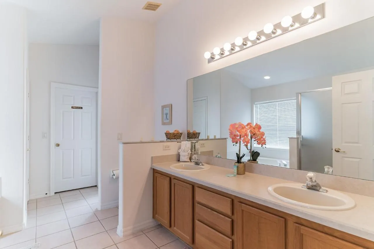 Beautiful Family Vacation With Private Pool, Close To Disney!