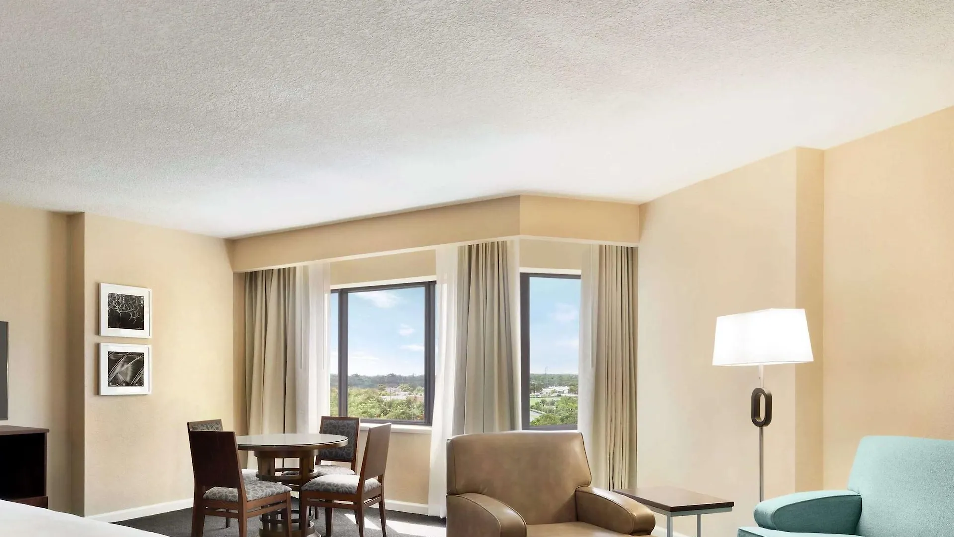 Doubletree By Hilton Downtown Hotel