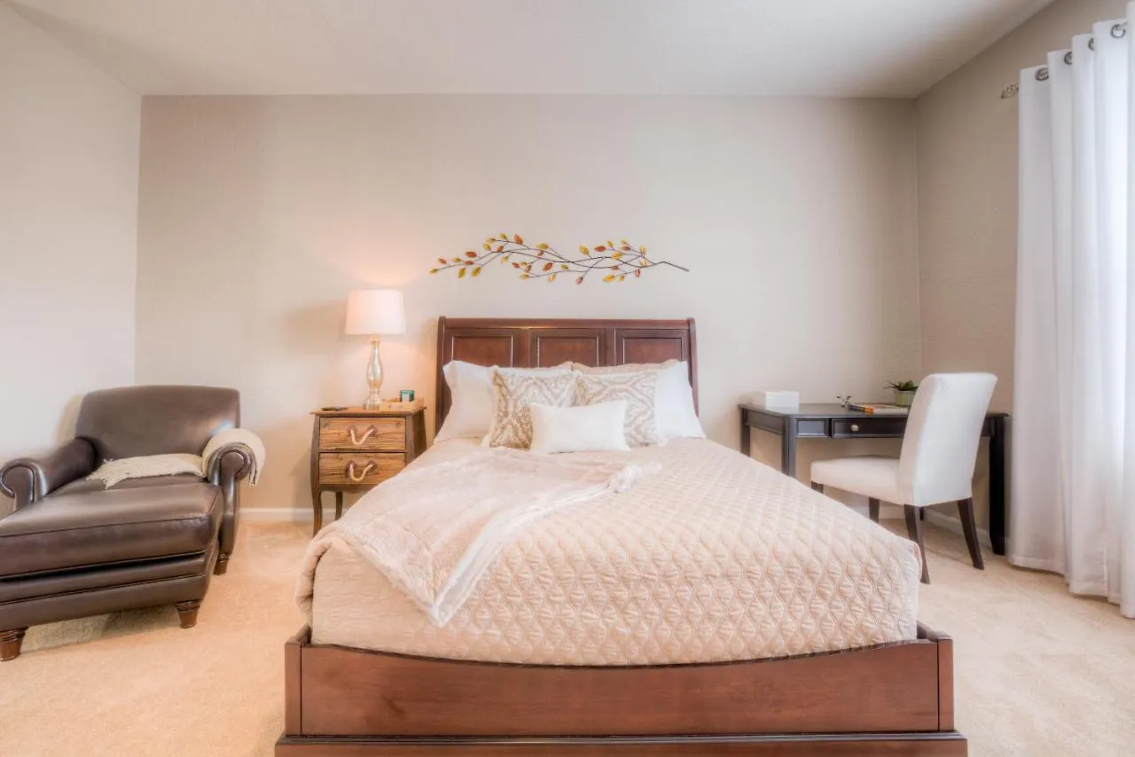 Stunning W Free Access, Near Wdw Apartment