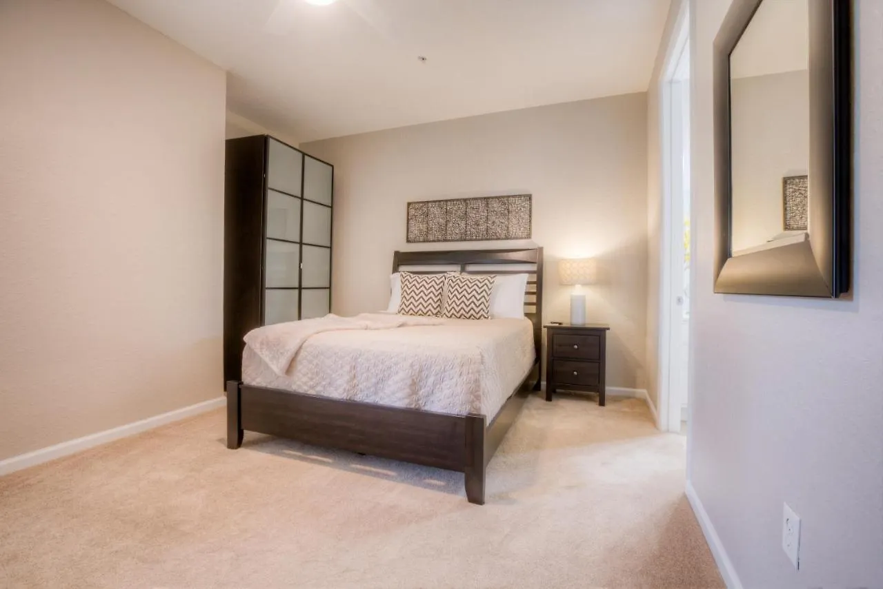 Stunning W Free Access, Near Wdw Apartment