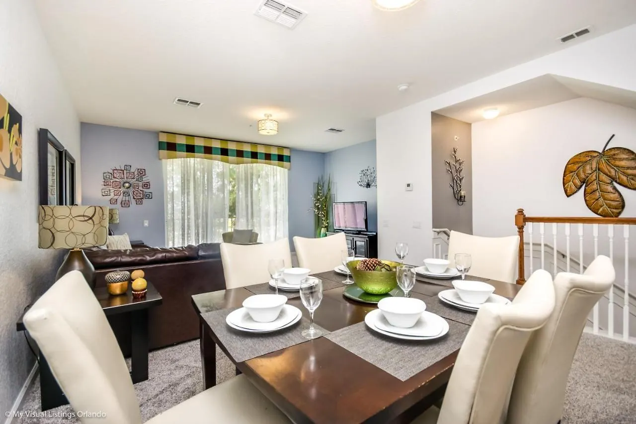 Elegant 3-story Townhome W Garage Holiday home *