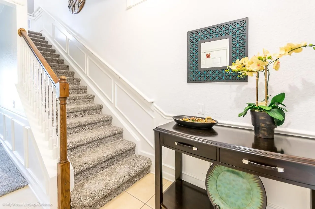 Elegant 3-story Townhome W Garage Holiday home *