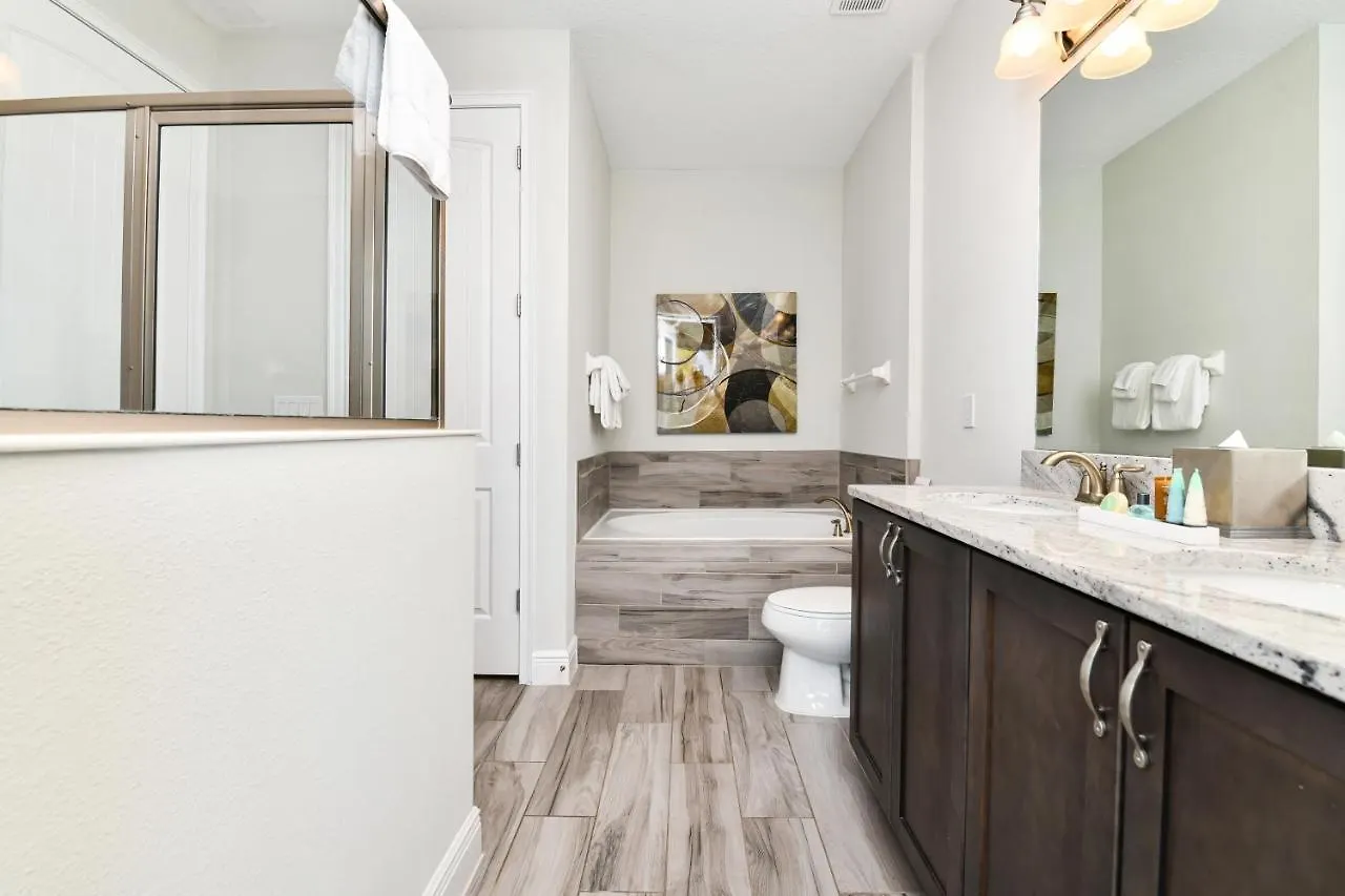 Chic Near By Rentyl With Private Pool & Amenities - 270c