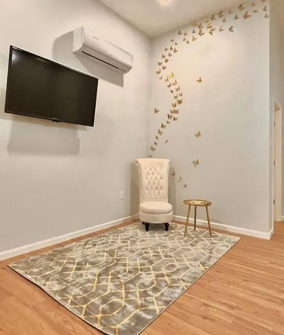 Chic, Spacious, Cozy Great Location!
