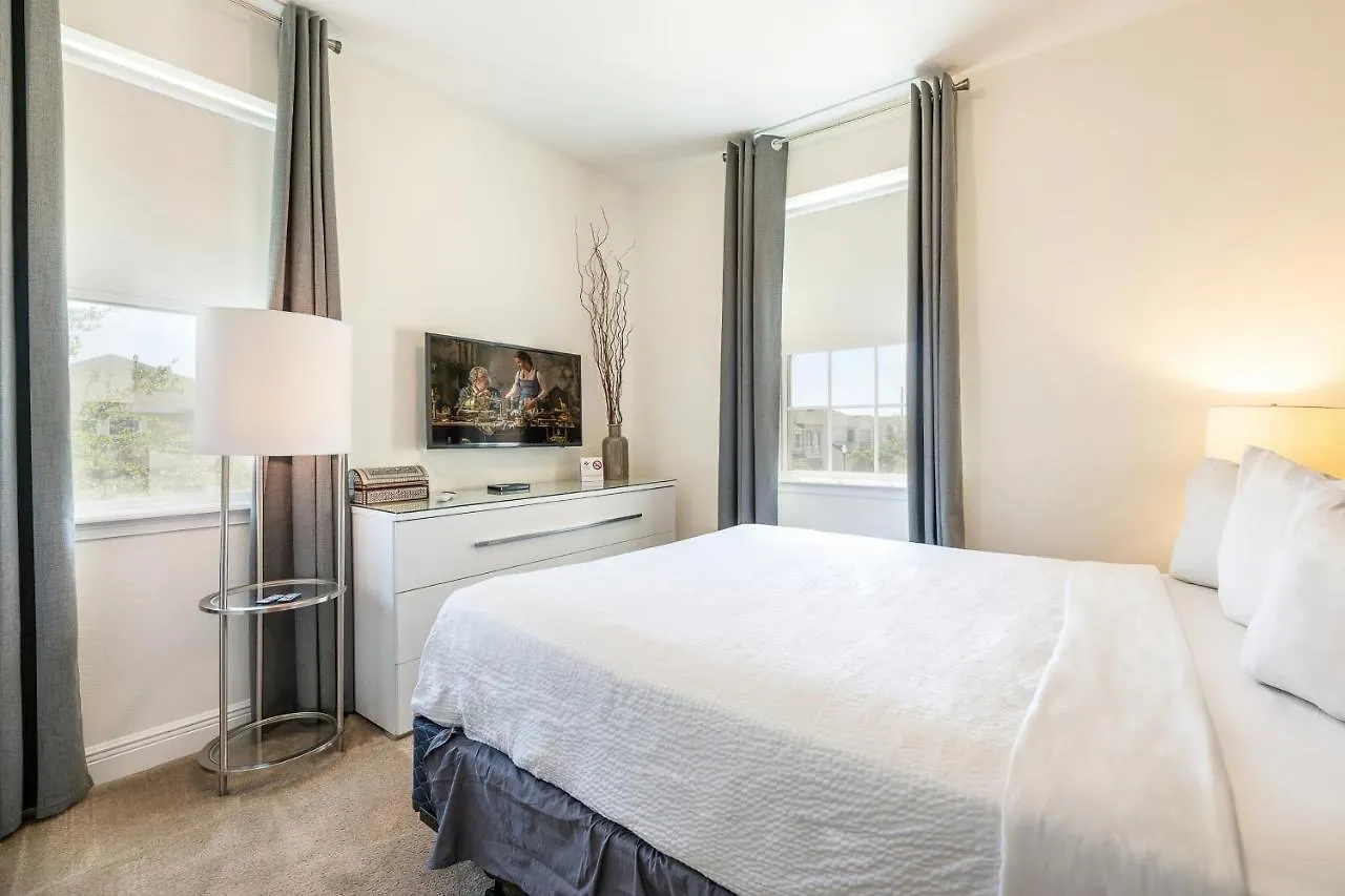 Luxury Near By Rentyl With Private Pool & Amenities - 240m