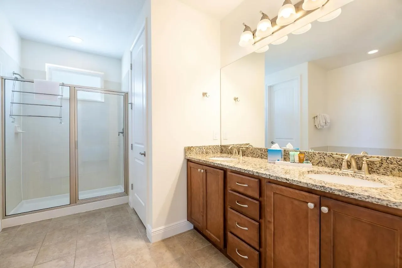 Luxury Near By Rentyl With Private Pool & Amenities - 240m Orlando