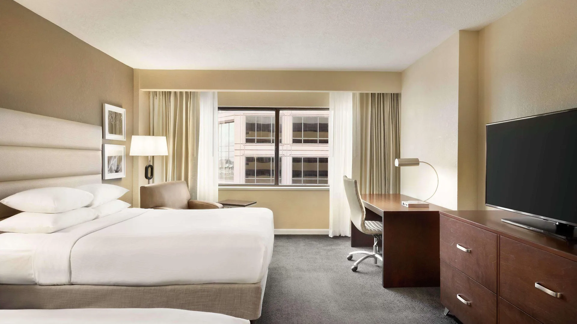 Hotel Doubletree By Hilton Downtown 4*