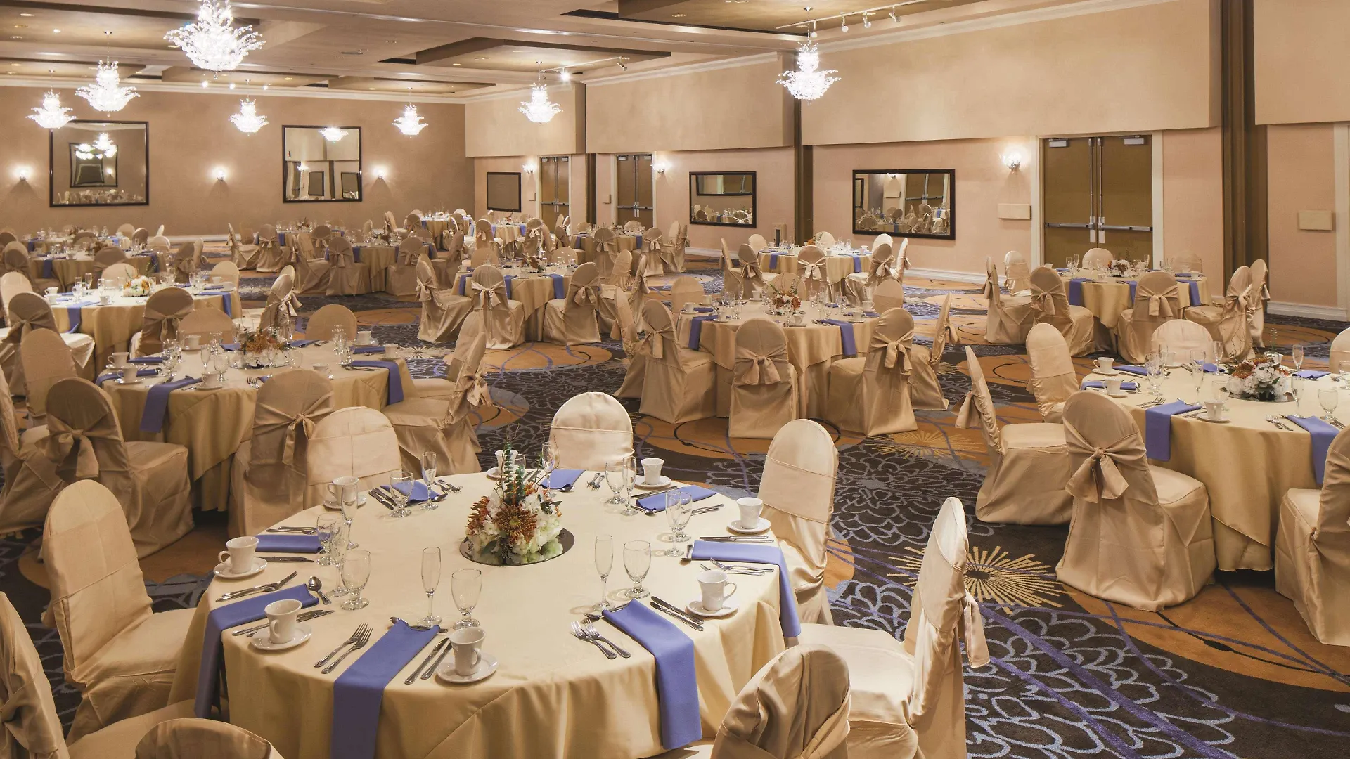 Doubletree By Hilton Downtown Hotel 4*