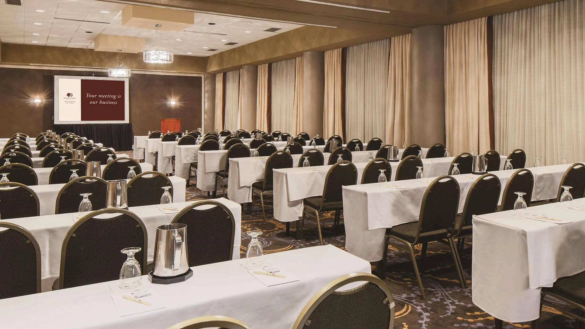 Doubletree By Hilton Downtown 4*