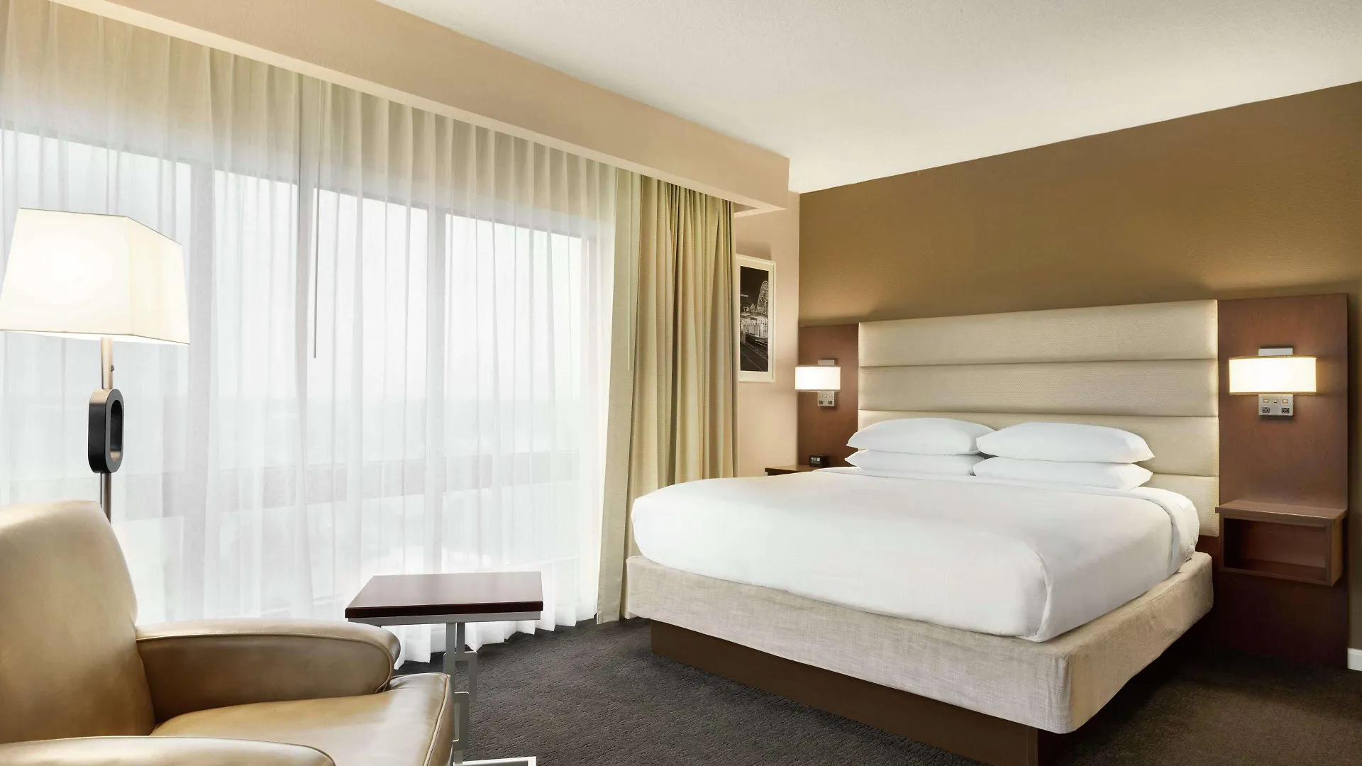 Doubletree By Hilton Downtown Hotel 4*