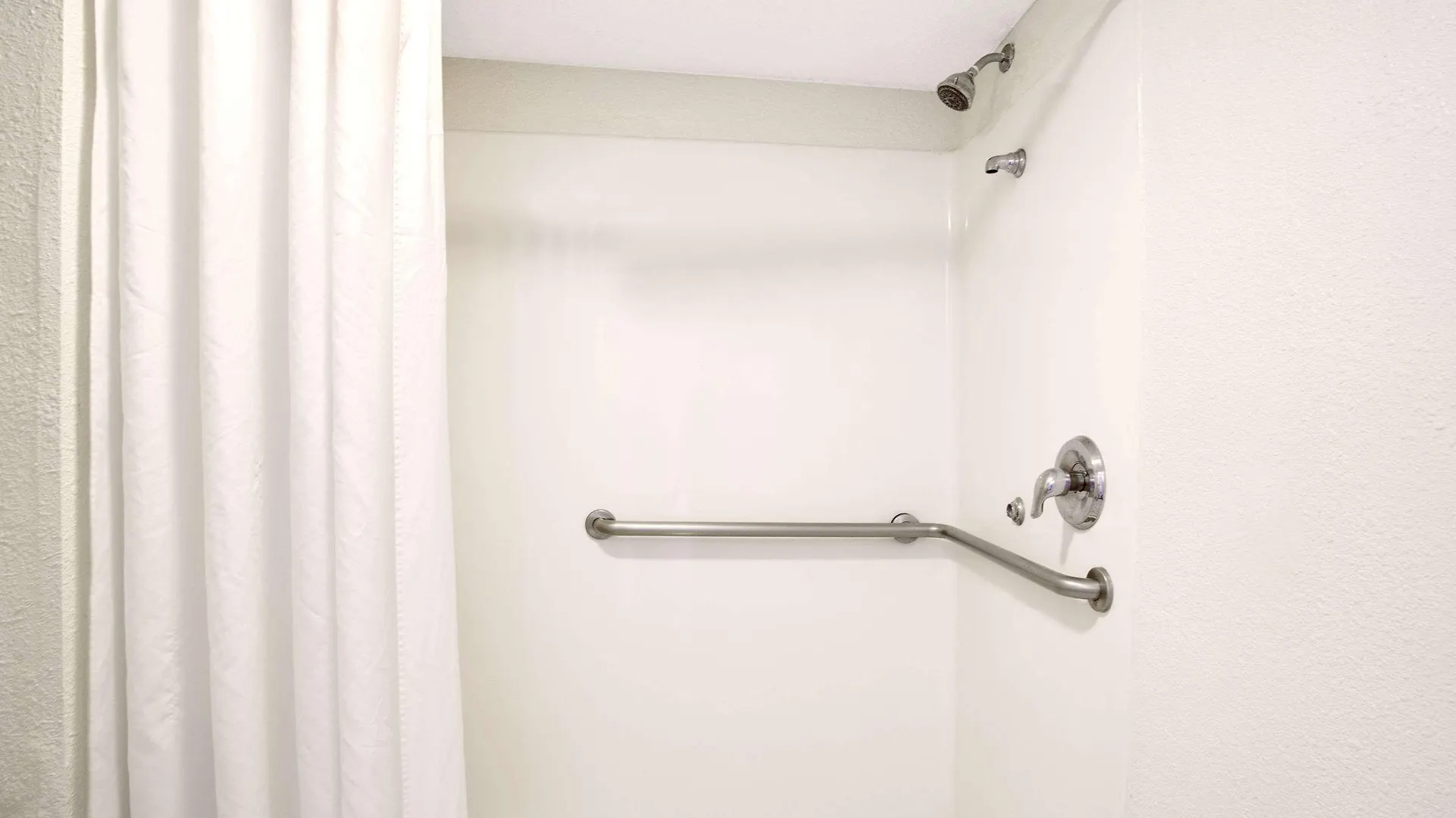 Hotel Super 8 By Wyndham International Drive 2*