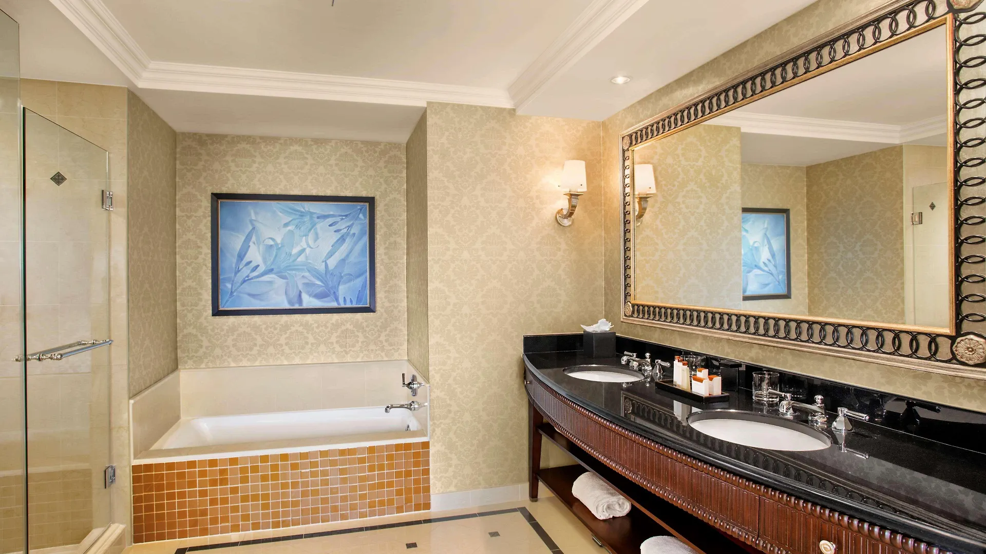 Waldorf Astoria Orlando - An Official Walt World 5* Lake Buena Vista