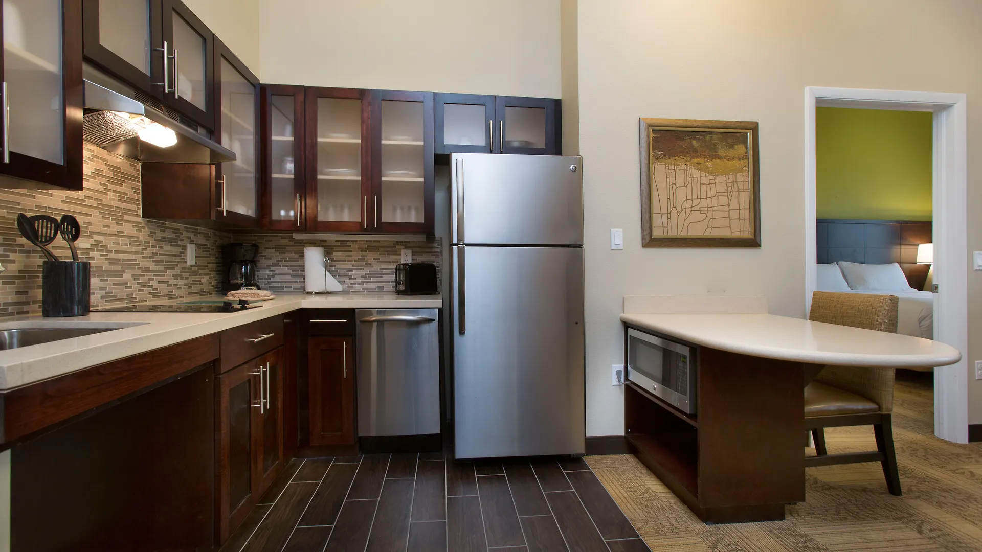 Staybridge Orlando At Seaworld By Ihg - Free Parking & Shuttle To Seaworld Parks Williamsburg