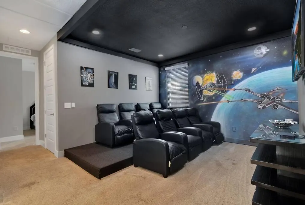 451-luxury Wmovie Theater And Arcade