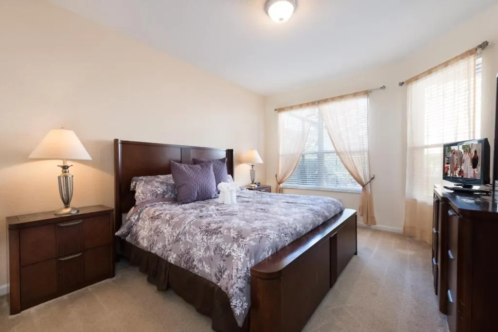 Windsor Hills 5 Bed, 5 Bath 2500 Villa *