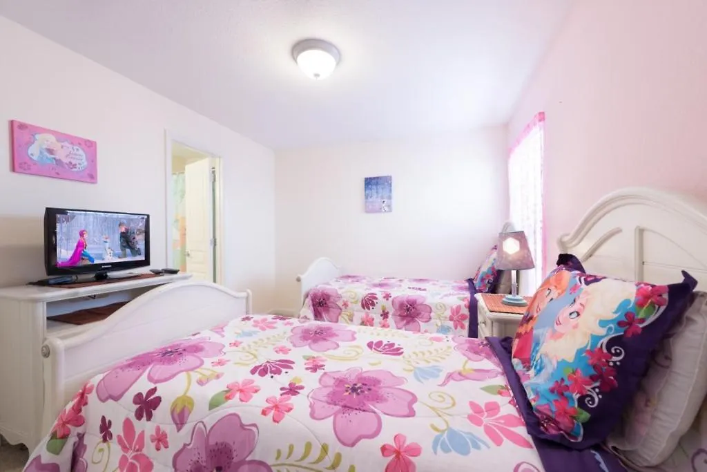 Windsor Hills 5 Bed, 5 Bath 2500 Villa *