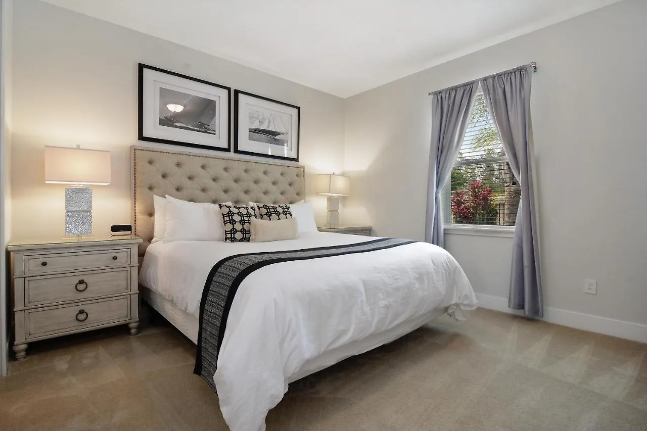Eight Bedrooms With Pool & 481 *