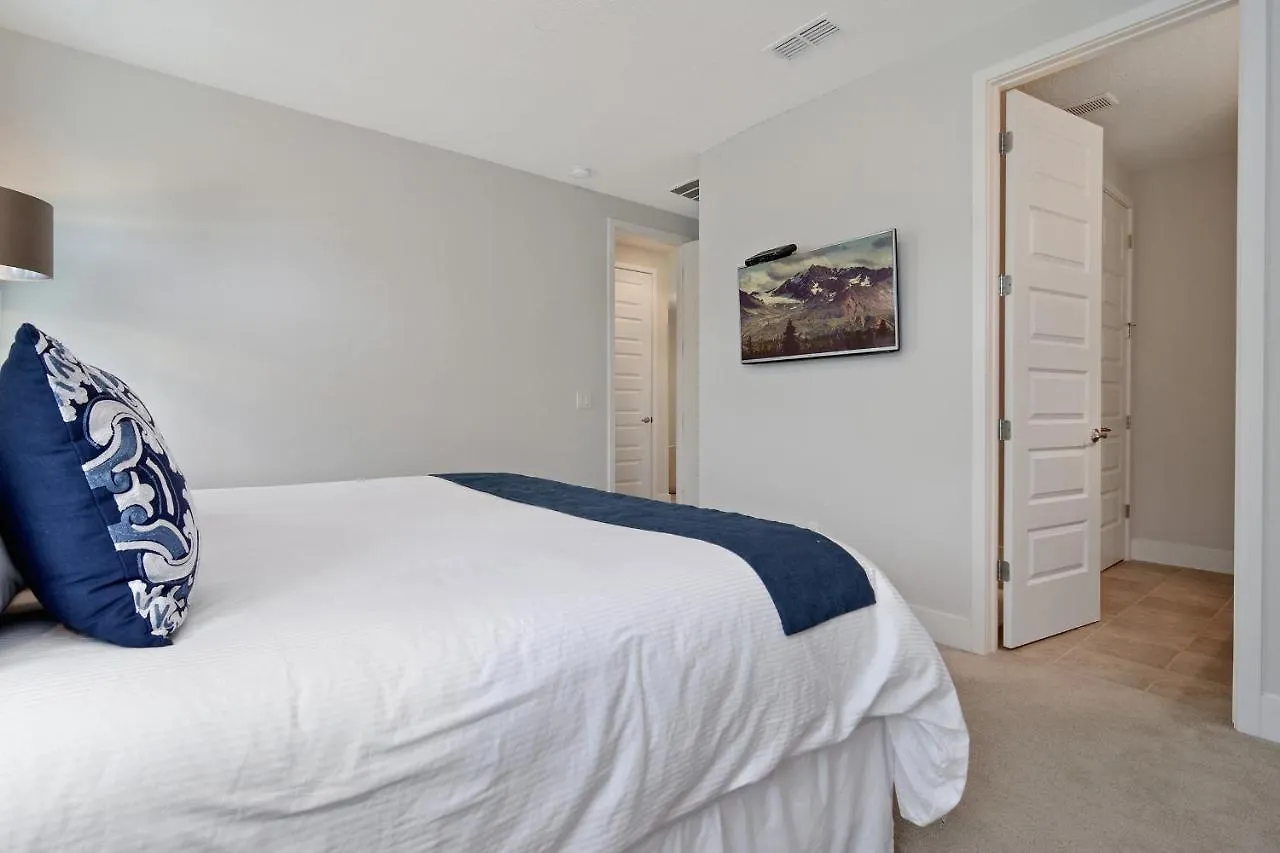 Eight Bedrooms With Pool & 481