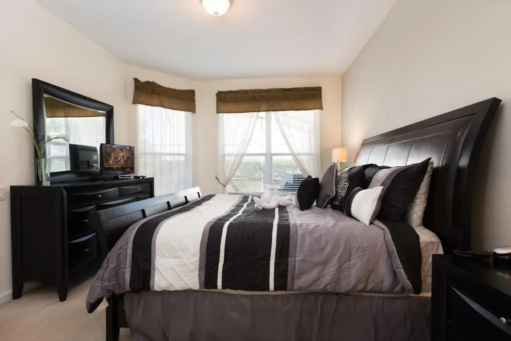Windsor Hills 5 Bed, 5 Bath 2500 Villa