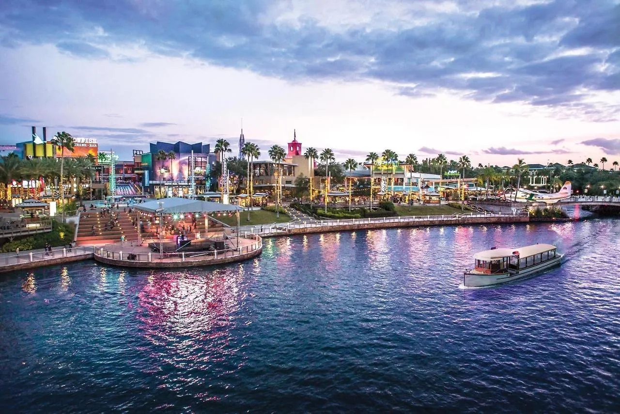 Resort Holiday & Across From Universal By Ihg Orlando