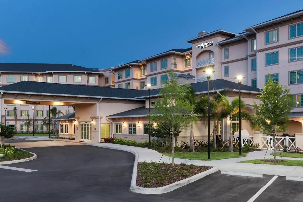 Hotel By Marriott Near Universal 3*