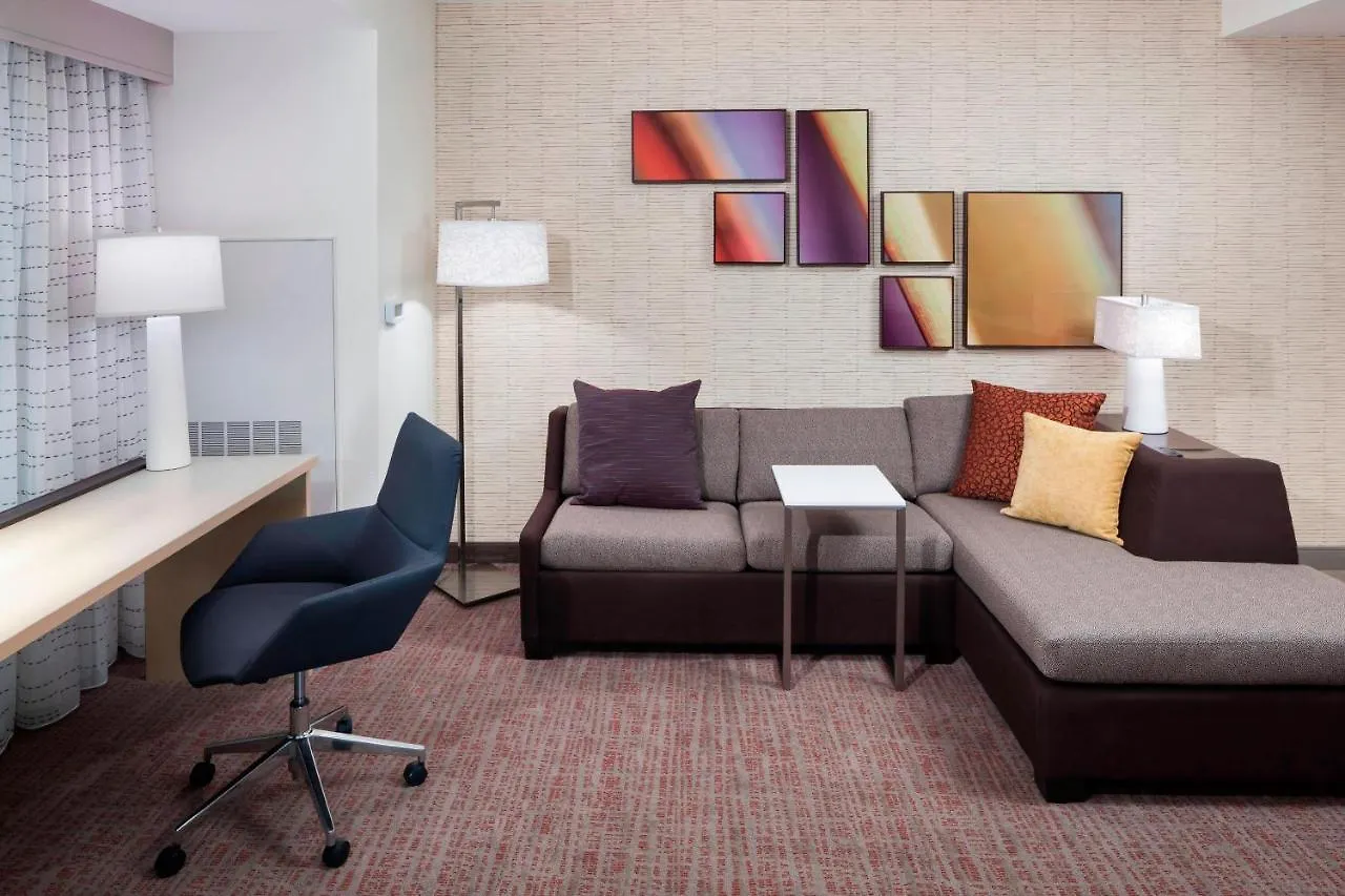 Hotel By Marriott Near Universal 3*