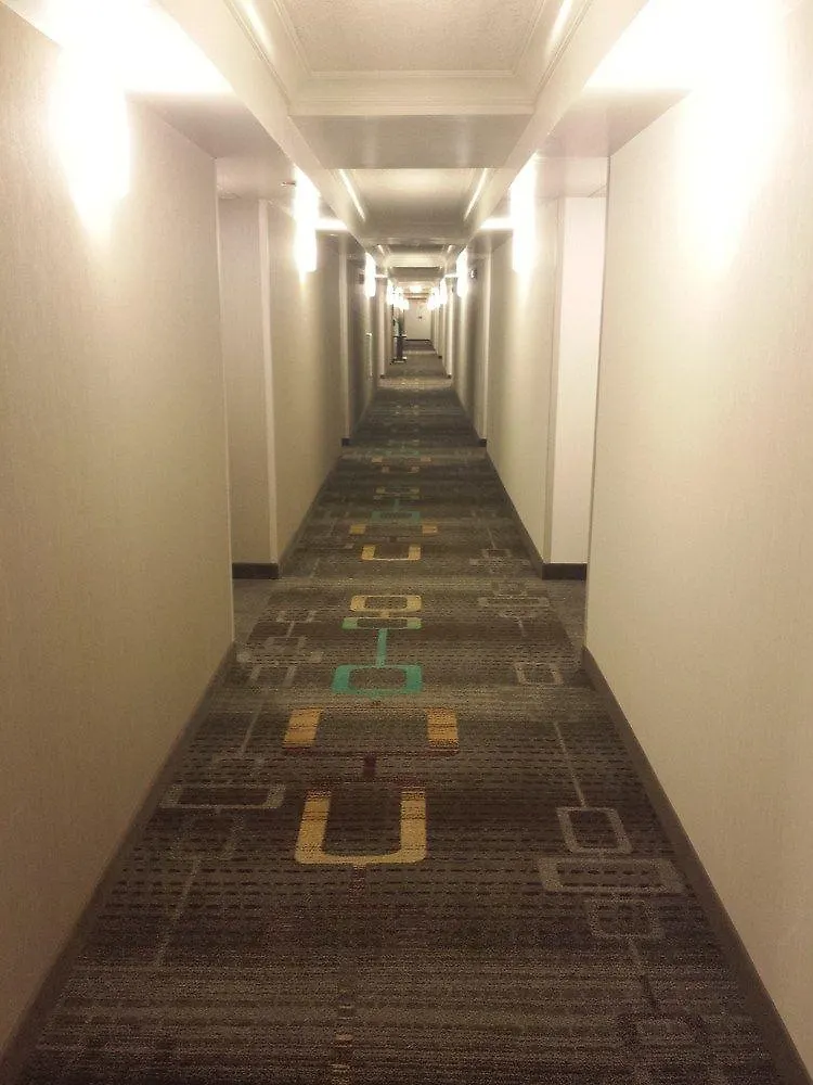 By Marriott Orlando East/ucf Area 3*