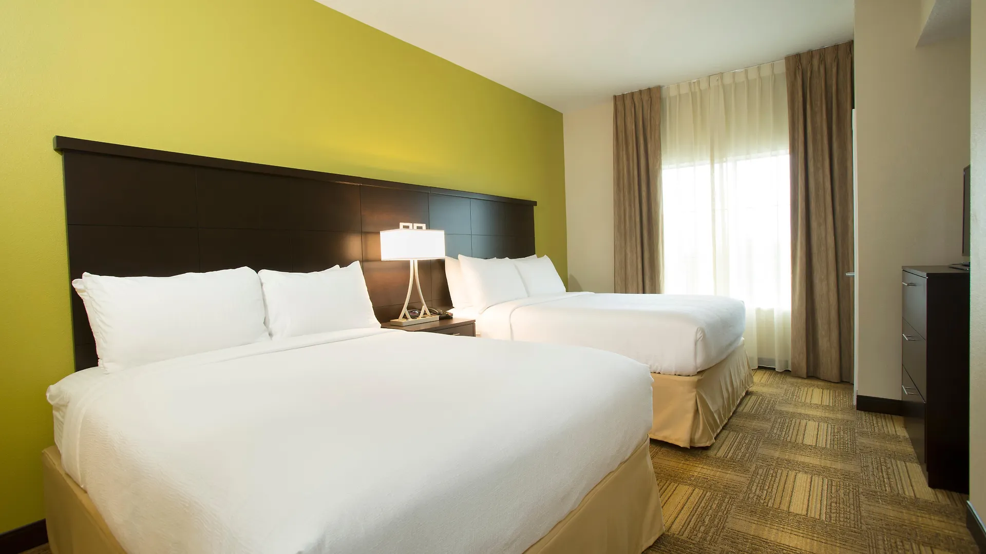 Staybridge Orlando At Seaworld By Ihg - Free Parking & Shuttle To Seaworld Parks