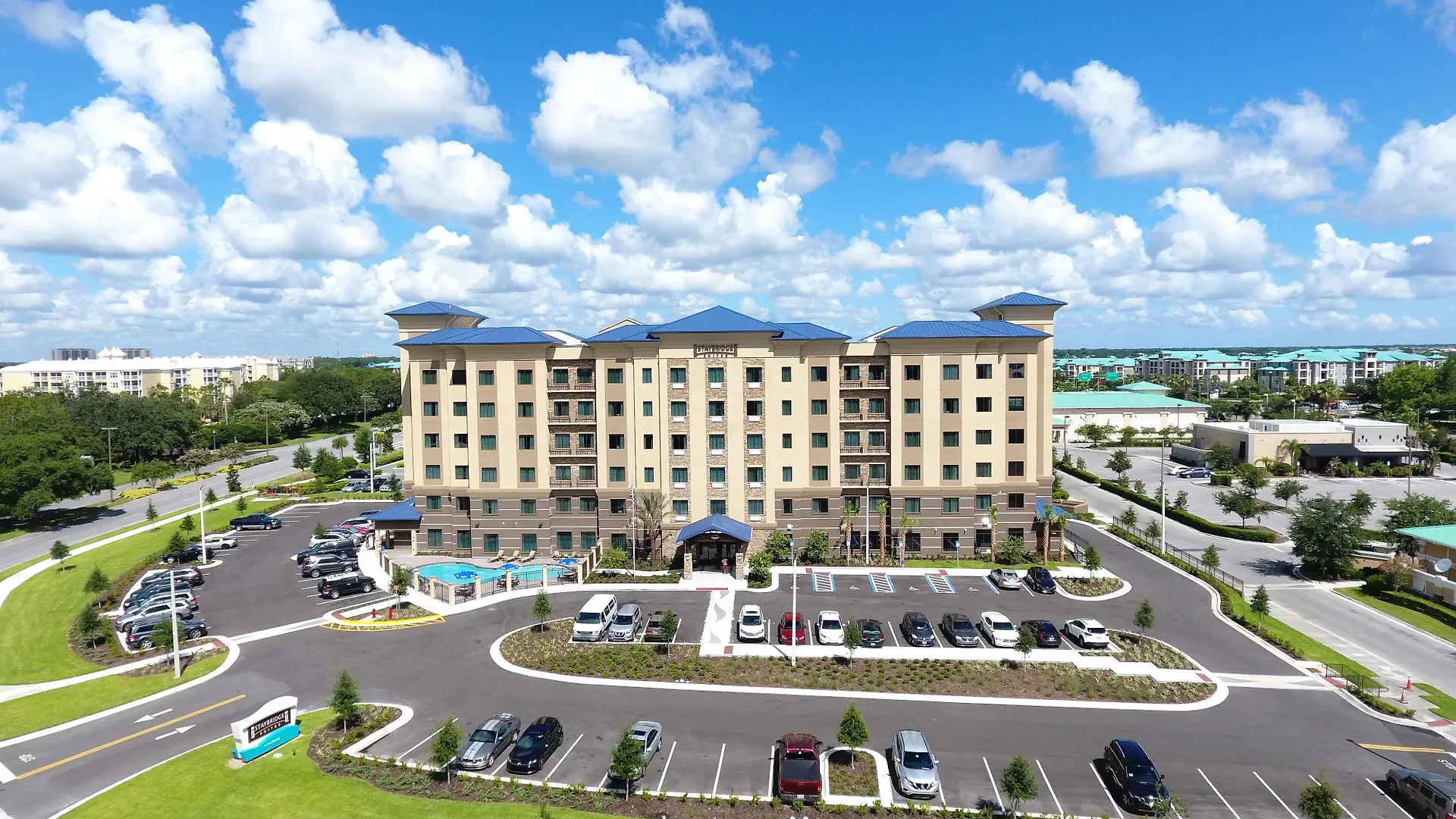 Staybridge Orlando At Seaworld By Ihg - Free Parking & Shuttle To Seaworld Parks 3*