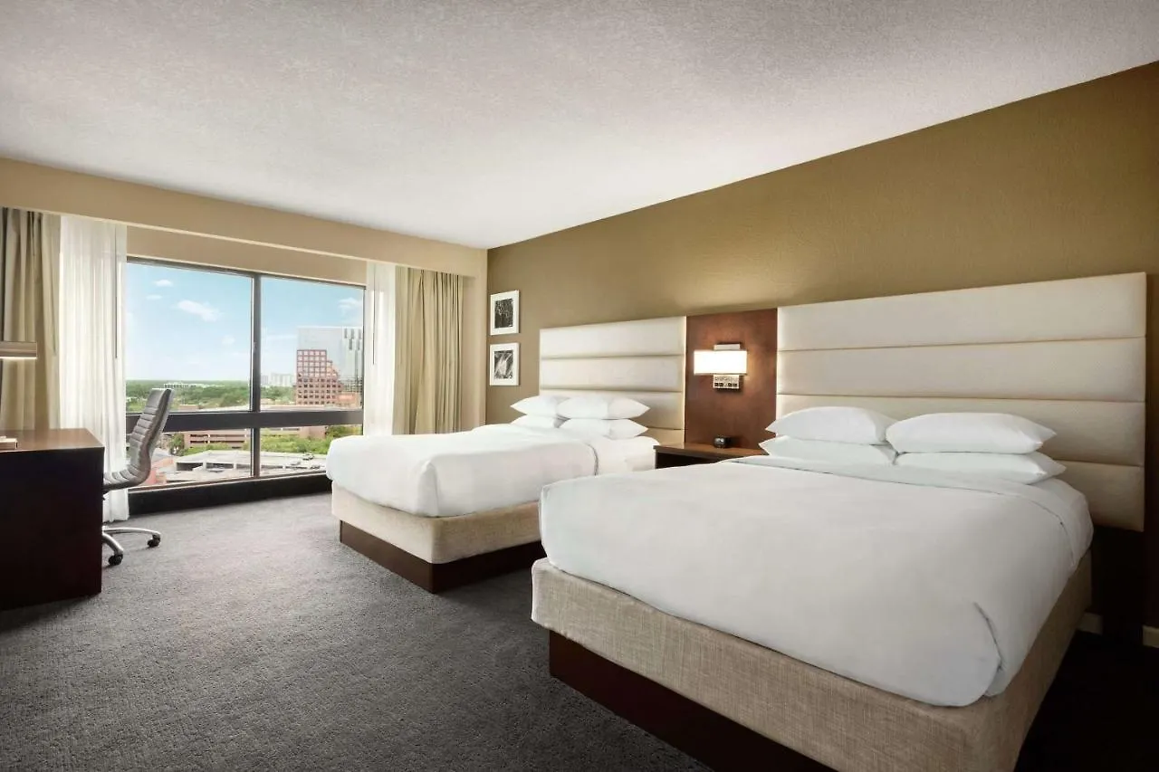 Doubletree By Hilton Downtown Hotel 4*