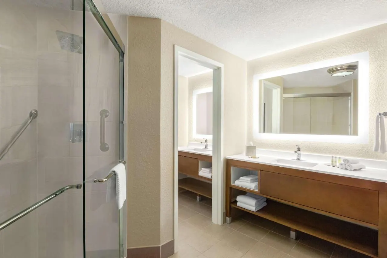 Hotel Doubletree By Hilton Downtown