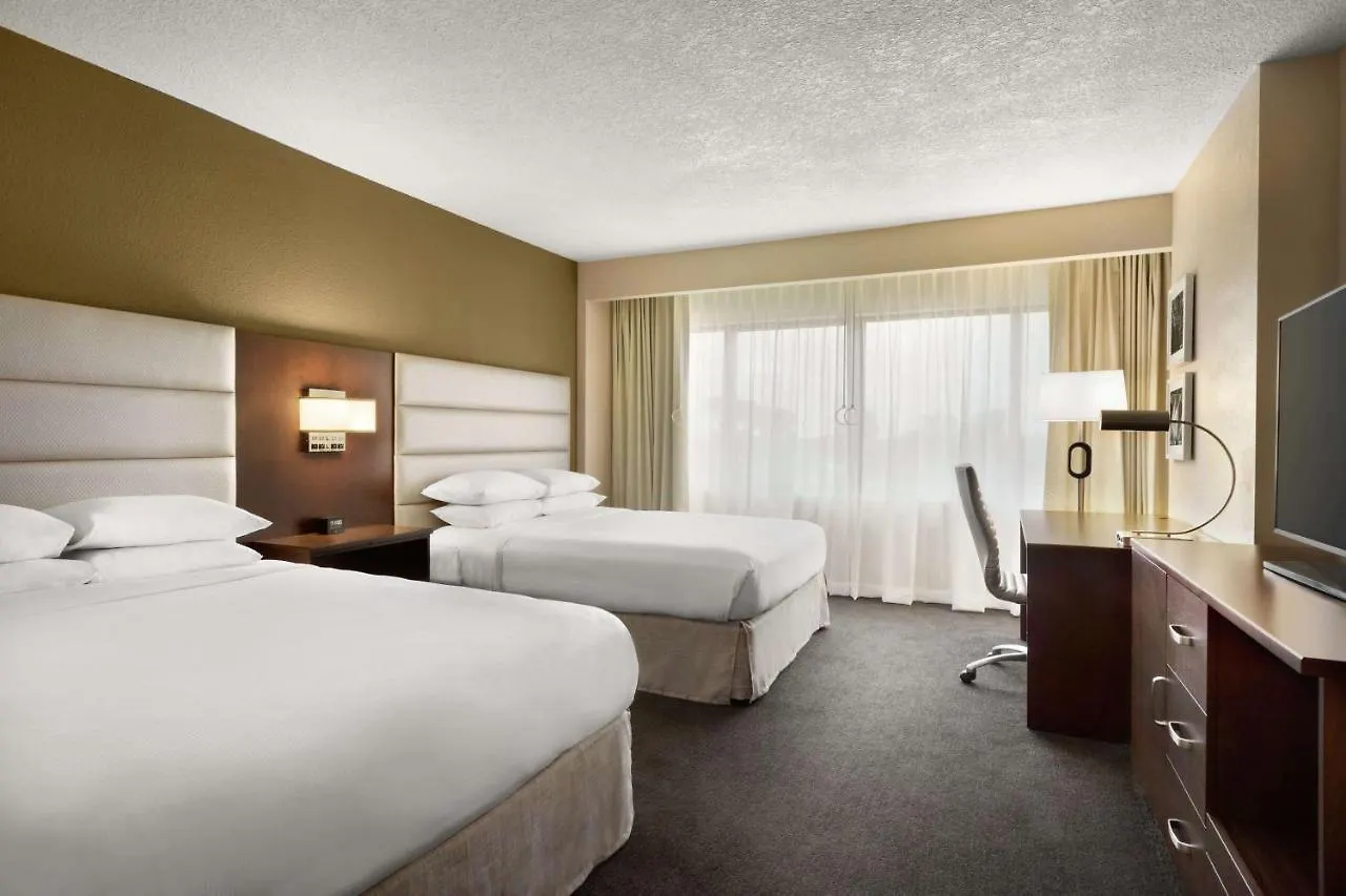 Doubletree By Hilton Downtown 4*