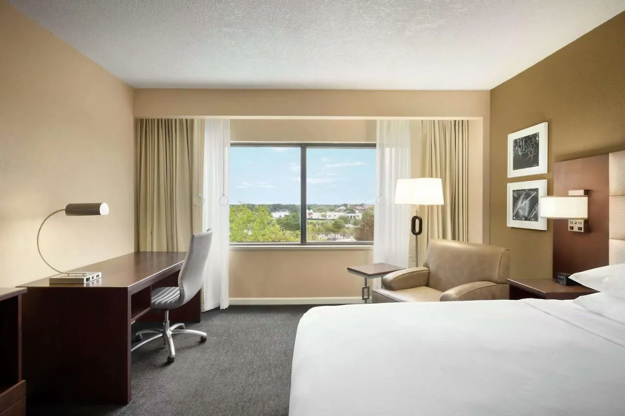 Doubletree By Hilton Downtown 4*